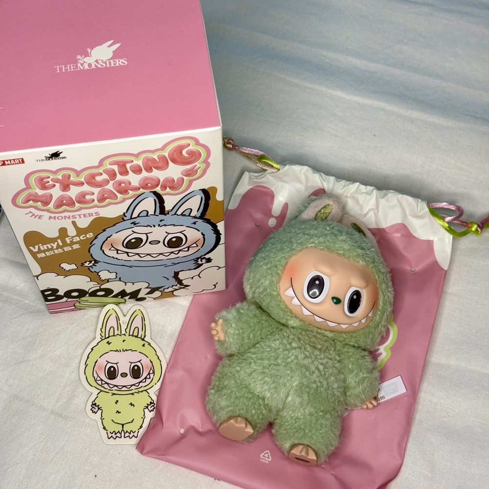 AUTHENTIC POP MART Exciting Macarons Labubu - Green Grape